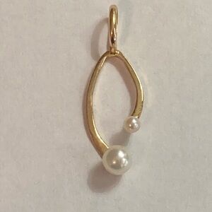 14k Yellow Gold and Pearl Pendant